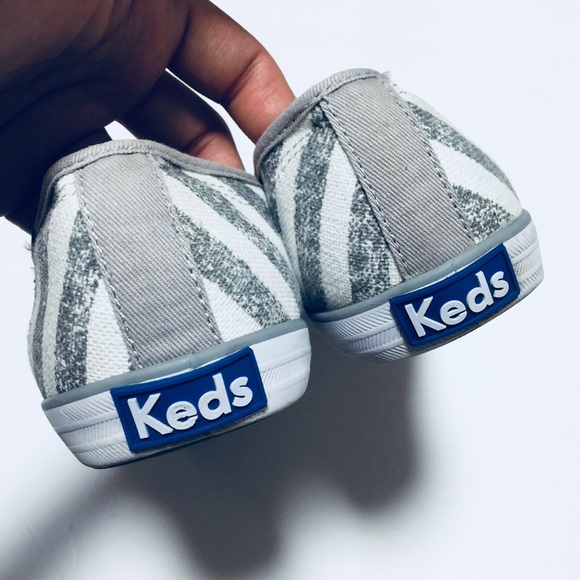 Keds | striped sneakers | gray/white | size 8. - Picture 7 of 8